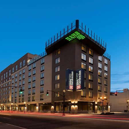 Hilton Garden Inn Louisville Downtown Экстерьер фото