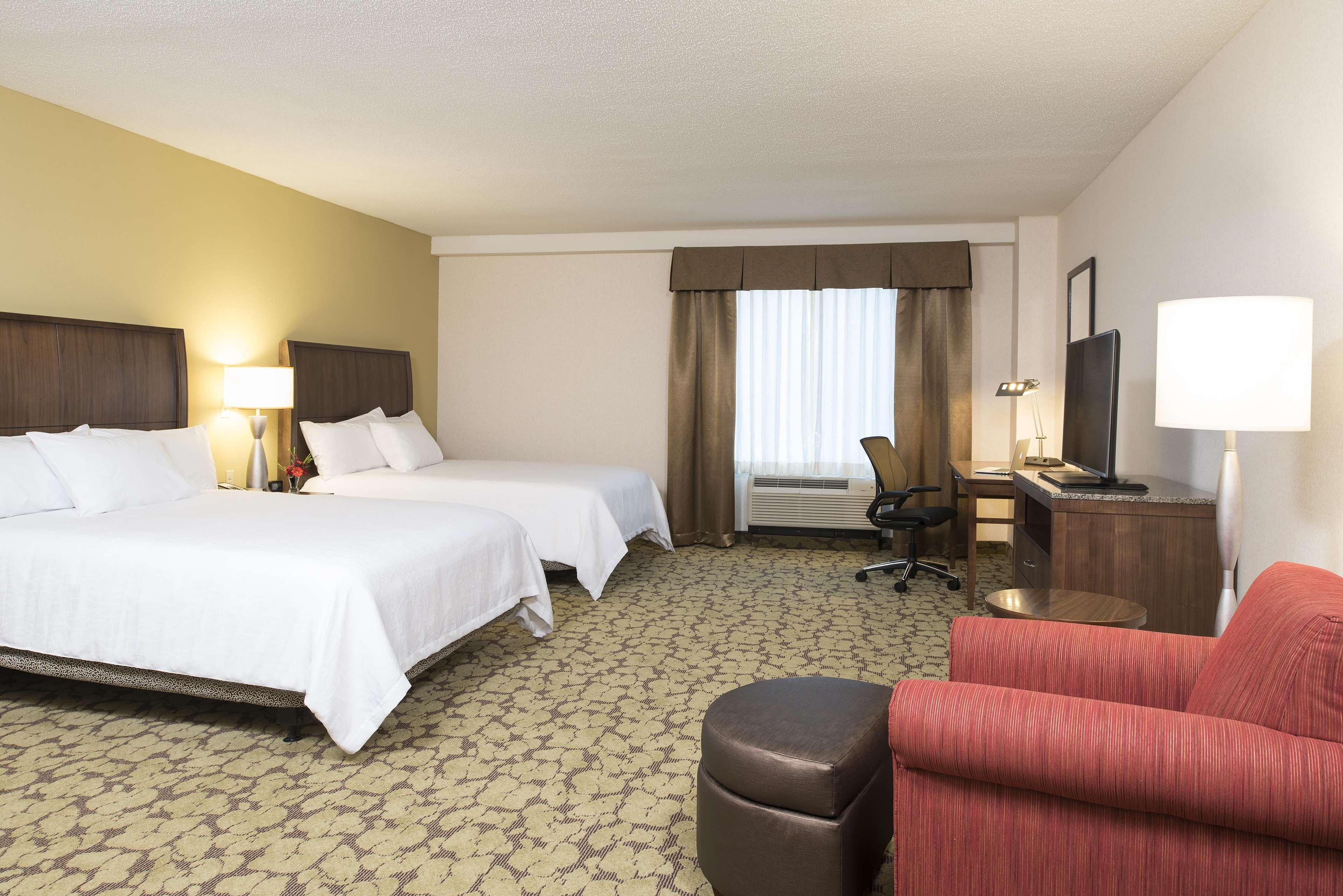 Hilton Garden Inn Louisville Downtown Экстерьер фото