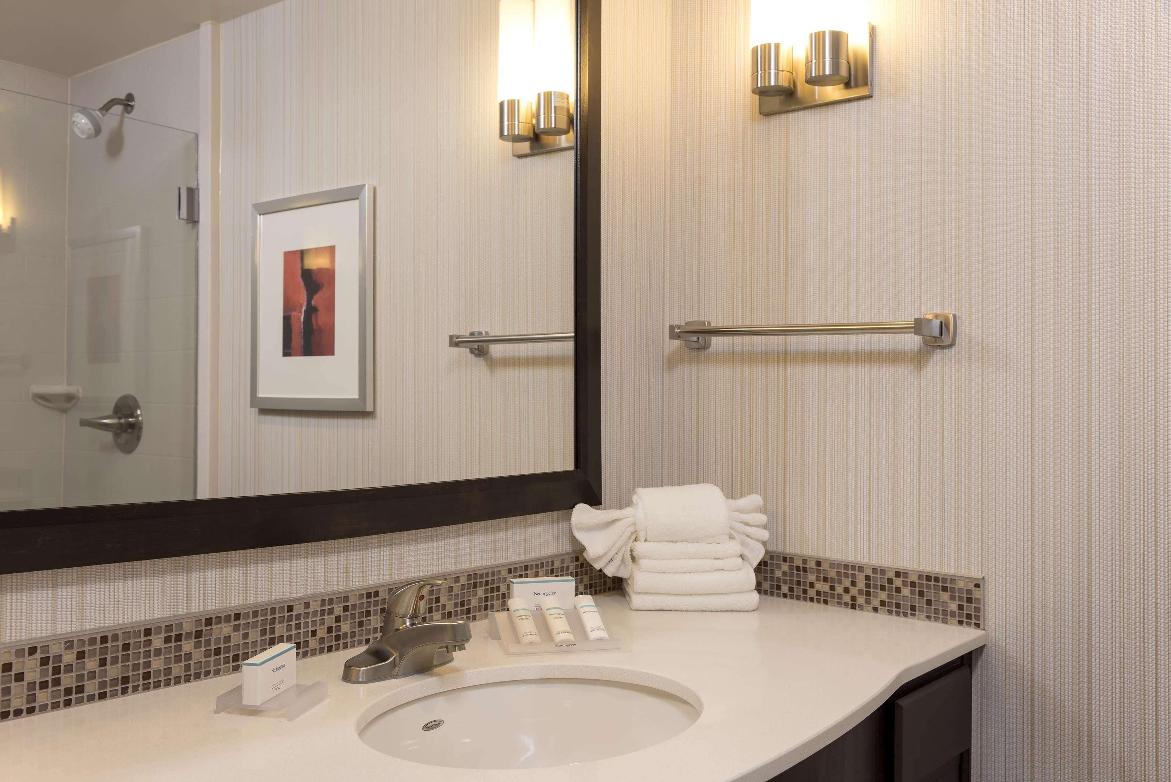 Hilton Garden Inn Louisville Downtown Экстерьер фото