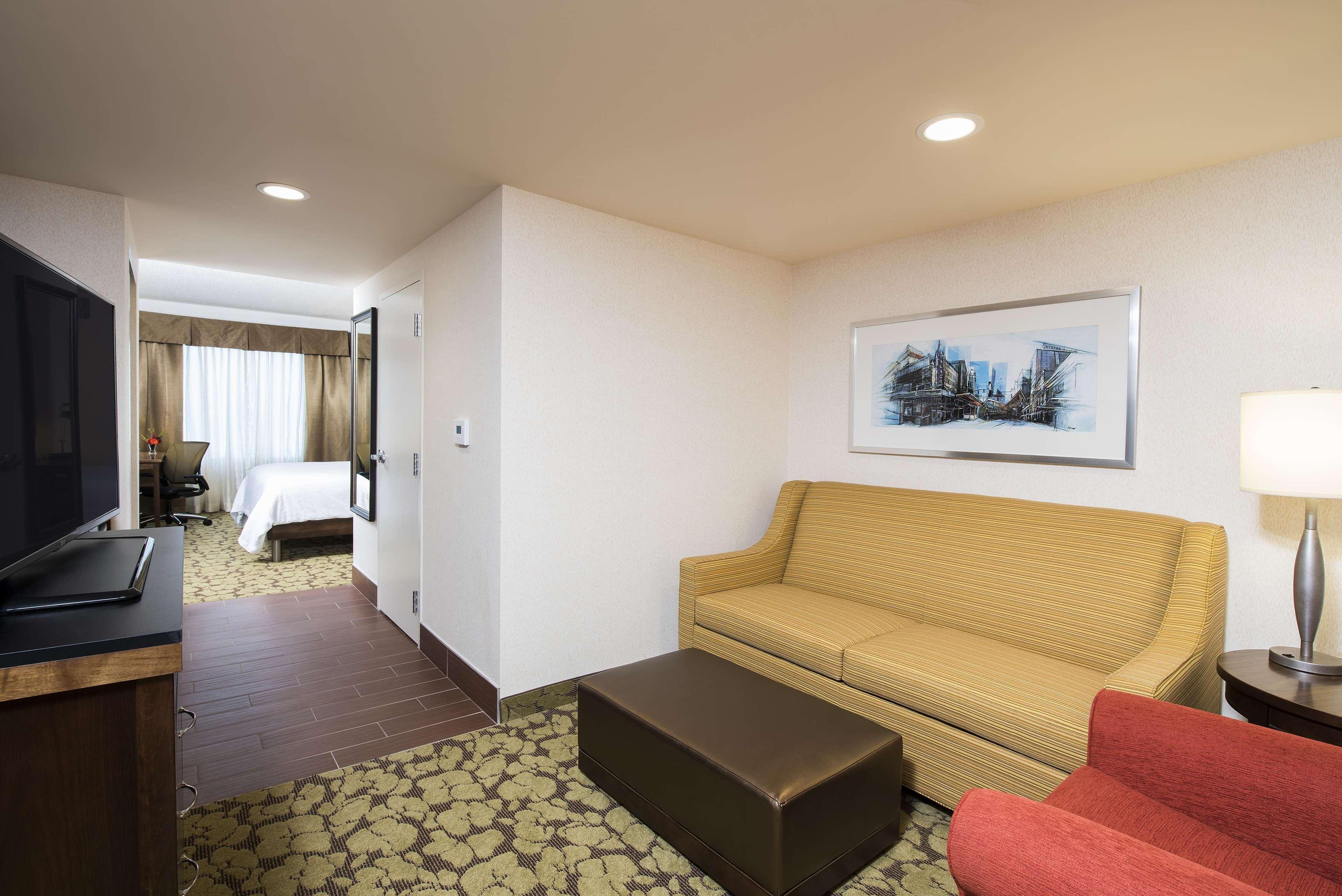 Hilton Garden Inn Louisville Downtown Экстерьер фото