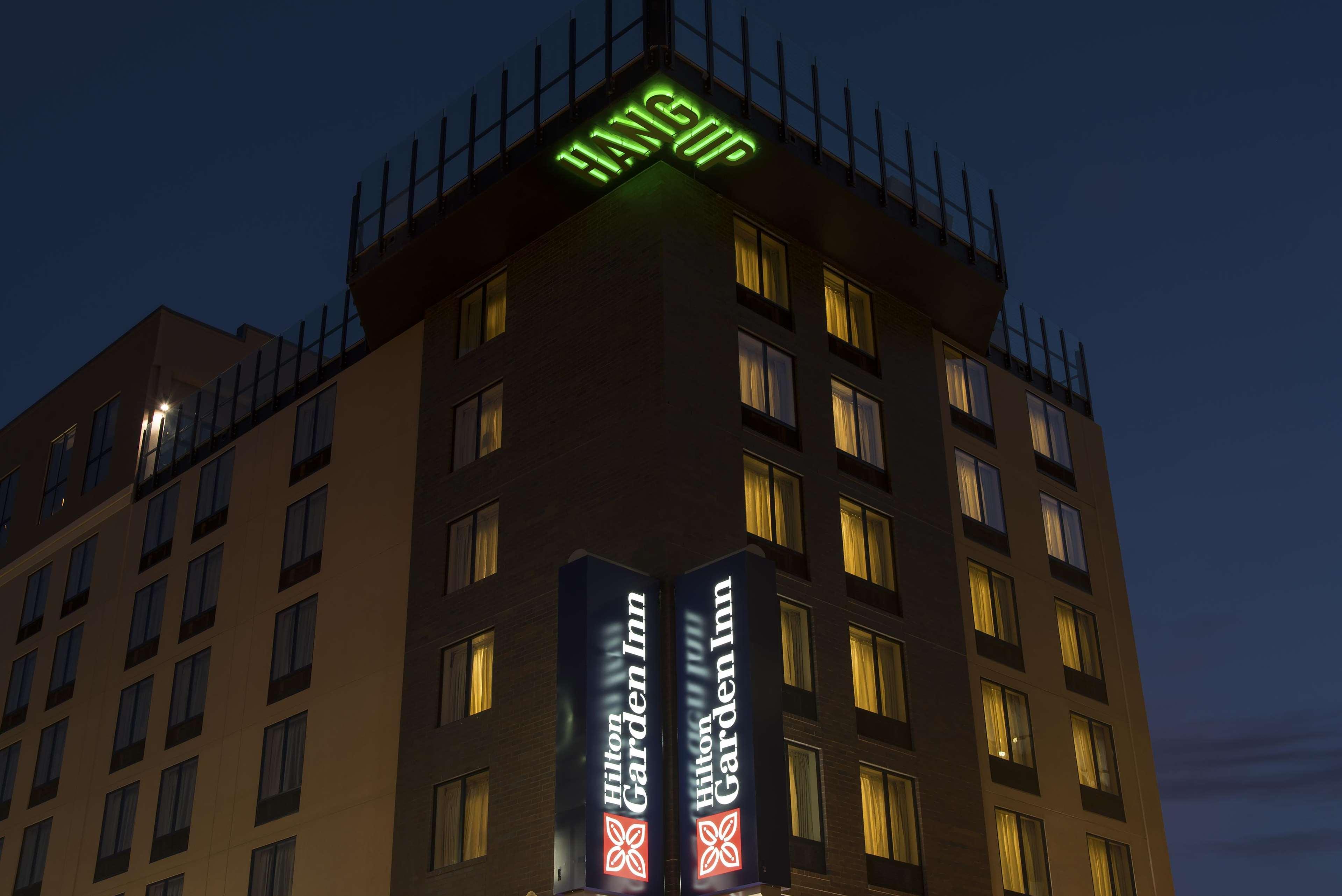 Hilton Garden Inn Louisville Downtown Экстерьер фото