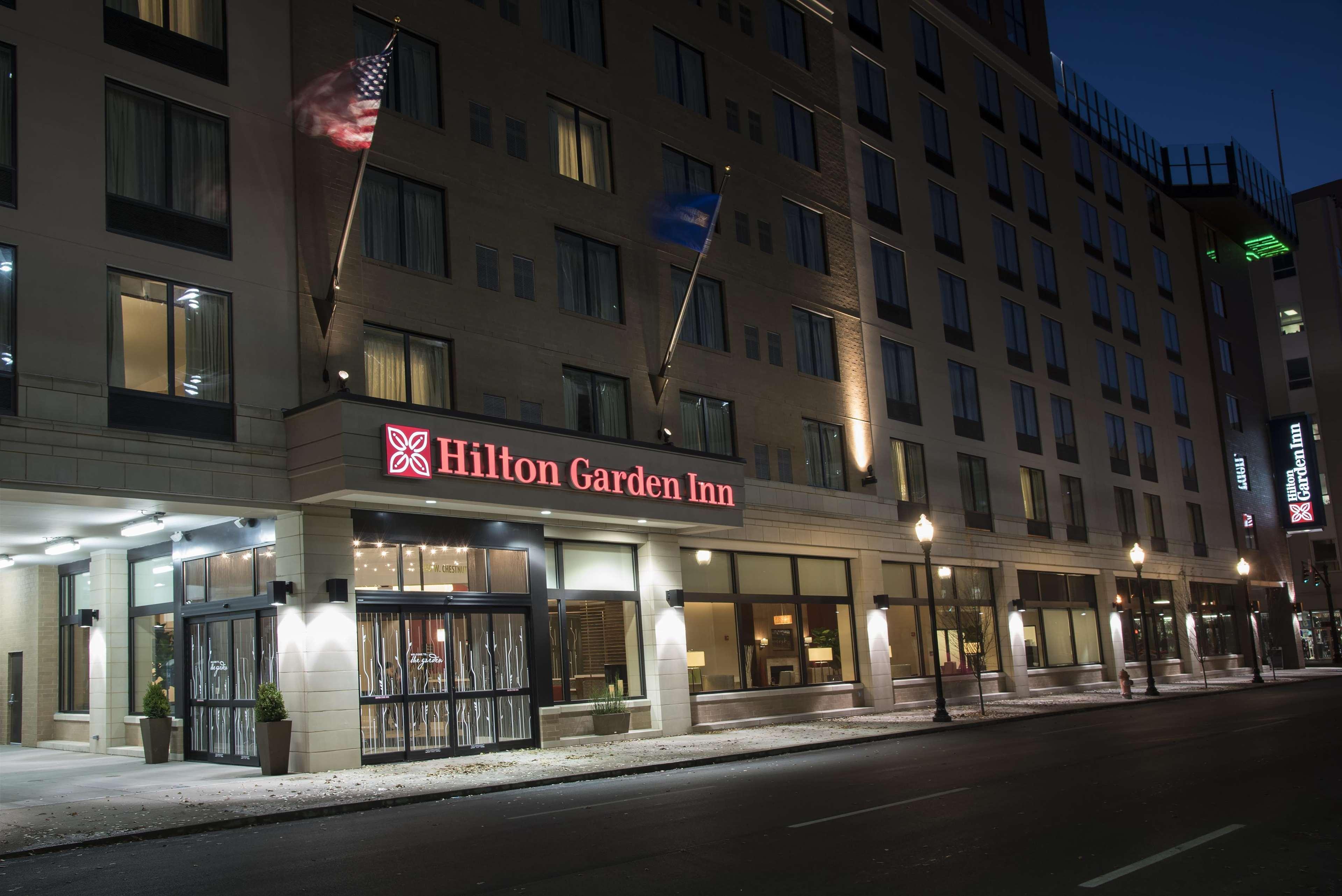 Hilton Garden Inn Louisville Downtown Экстерьер фото