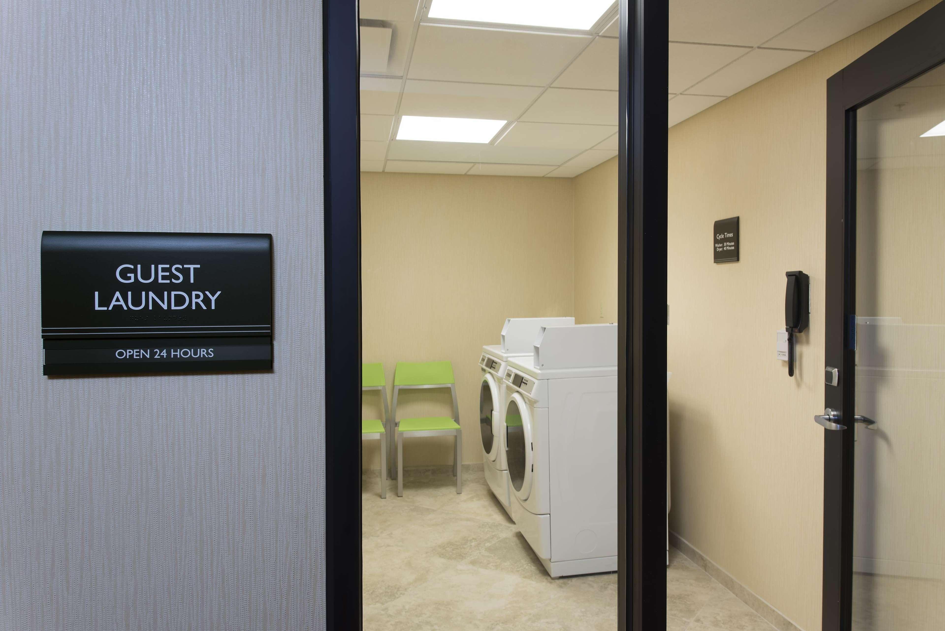 Hilton Garden Inn Louisville Downtown Экстерьер фото