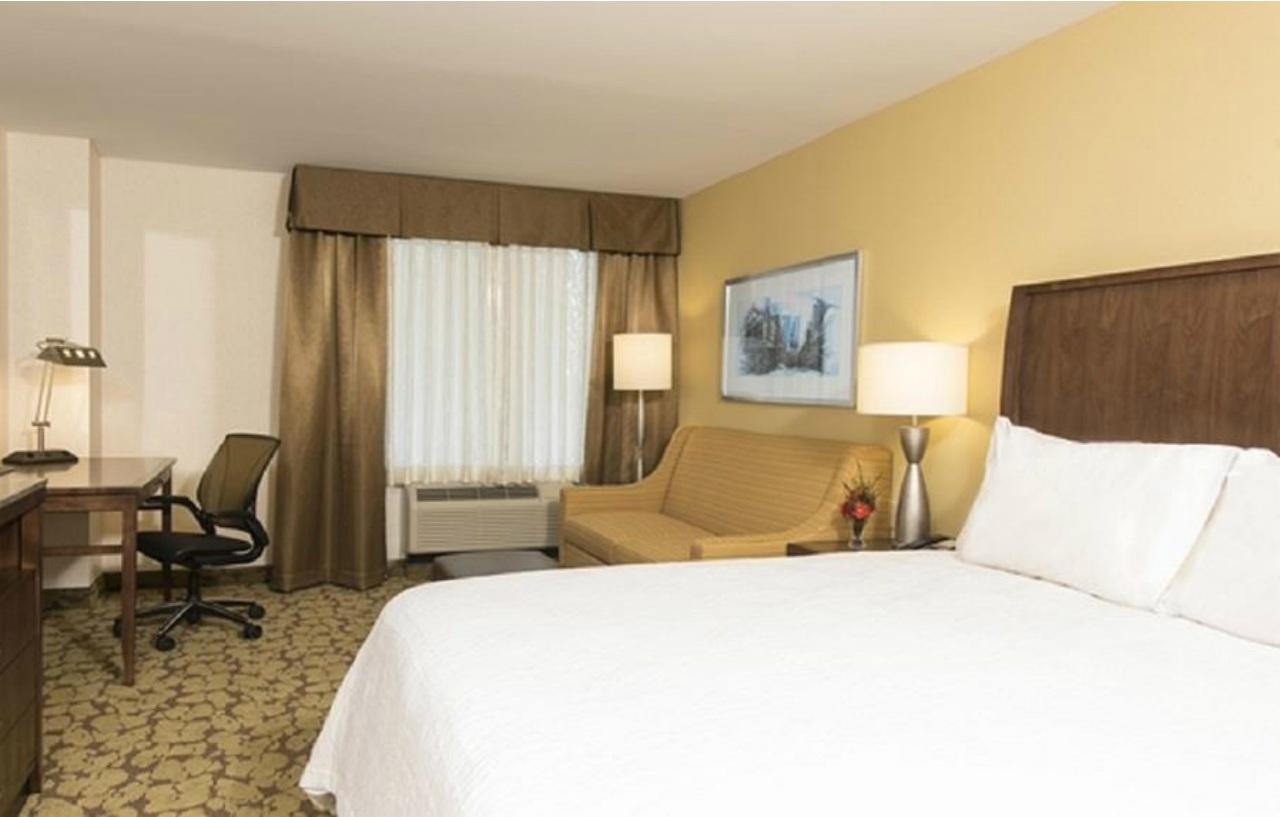 Hilton Garden Inn Louisville Downtown Экстерьер фото