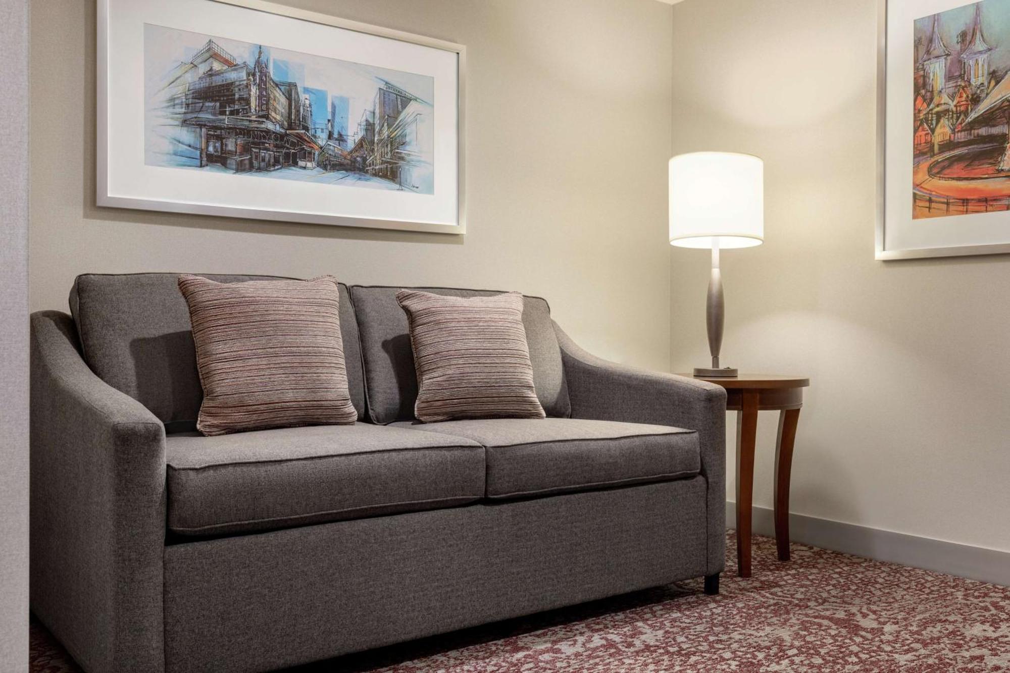 Hilton Garden Inn Louisville Downtown Экстерьер фото
