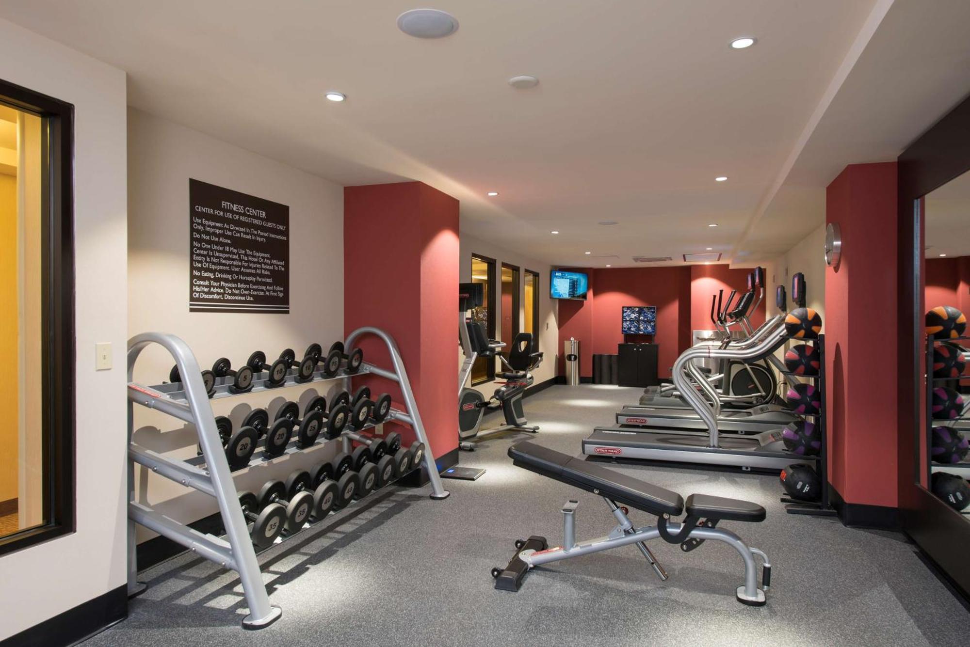 Hilton Garden Inn Louisville Downtown Экстерьер фото