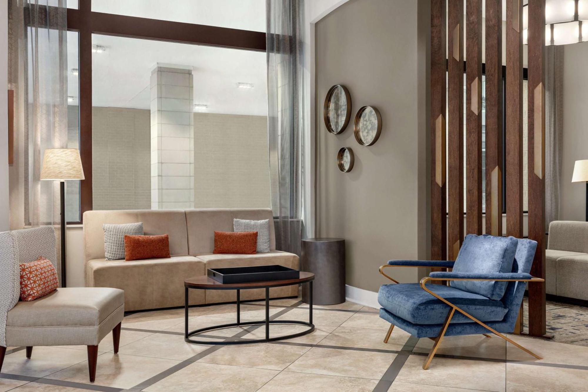 Hilton Garden Inn Louisville Downtown Экстерьер фото