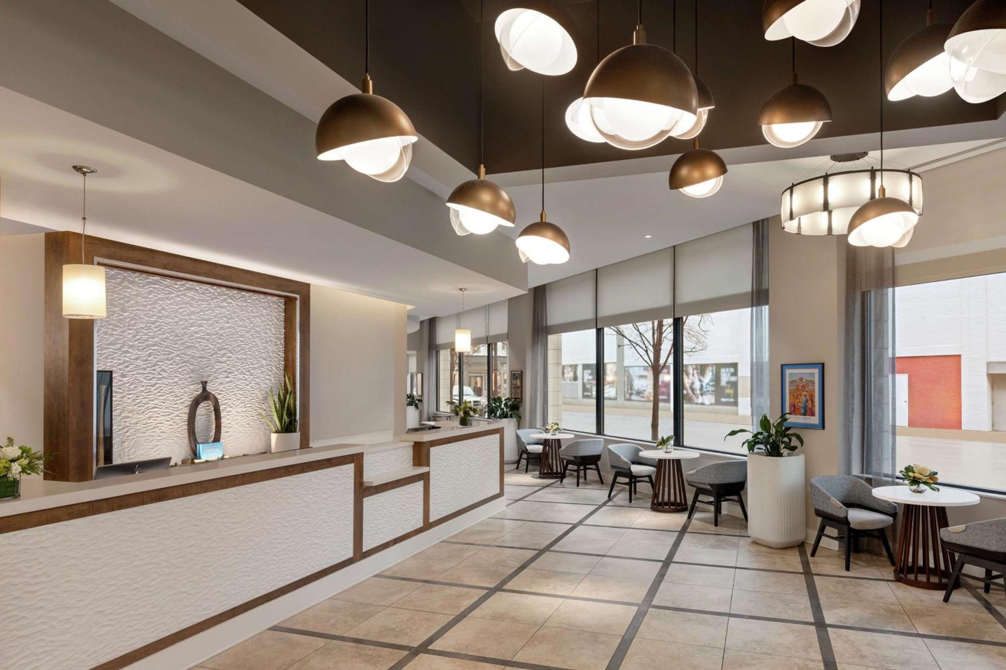 Hilton Garden Inn Louisville Downtown Экстерьер фото